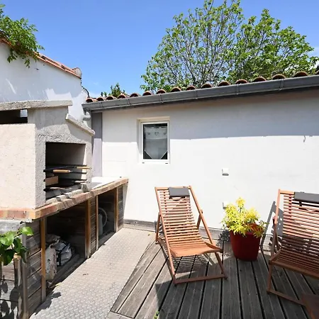 Maison De Vacances Avec Cour Et Confort Moderne Au Centre De - Fr-1-434-95