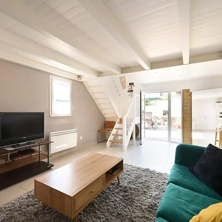 Maison De Vacances Avec Cour Et Confort Moderne Au Centre De - Fr-1-434-95 Saint-Clément-des-Baleines